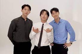 In 2011 they also debuted as major artists in japan under warner music japan. Cnblue Renews Contract With Fnc Entertainment Soompi