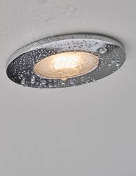 Sélection de plafonnier et plafonnier led de salle de bain ip44 & autres protections ip économies d'énergie grâce à la technologie led.les plafonniers de salle de bains se déclinent dans de nombreux styles. Luminaire De Salle De Bain Leroy Merlin