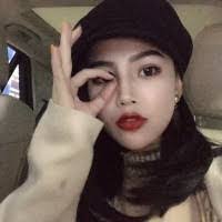 Jenny Lomeli's Instagram, Twitter & Facebook