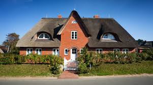 For faster navigation, this iframe is preloading the wikiwand page for haus ohne dach (kallmünz). Traditionelle Dacher In Deutschland Von Reet Bis Schiefer Dachdirekt