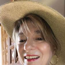 Penélope Cruz en el año 2000 o cómo demostrar que los looks marineros son  eternos (y perfectos para el verano) ❤  https://www.vogue.es/moda/articulos/penelope-cruz-look-marinero-independent-spirit-awards-2000