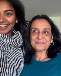 This was a special moment ✨ So wonderful to meet former colleagues and  connect in the genevz babes she's in the genevz 😂♥️ Dr Bela believed in my  ability to move the