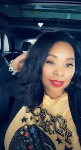 Introduction of a single mother and nursing student from California