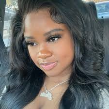 Alexis Hurst (@AlexisHurst2)