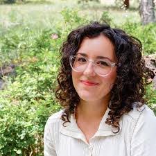 Laura Capobianco's Instagram, Twitter & Facebook