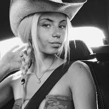 Sarah Lemke's Instagram, Twitter & Facebook