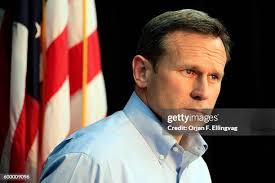 42 Doug Suttles Stock Photos, High-Res Pictures, and Images