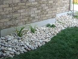 These smooth rocks create a rustic, natural feel and are often used to weeding chores are difficult with river rocks. Pin On Garten