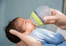 Memilih susu formula untuk bayi baru lahir atau usia di bawah 1 tahun, bukanlah perkara mudah. Cegah Perut Kembung Pada Bayi Jangan Lakukan 6 Hal Ini Saat Memberi Susu Dengan Botol Orami