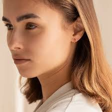 Elise Ruby's Instagram, Twitter & Facebook