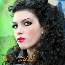 These shades will really make your eyes stand out. What Colors Look Good With Dark Brown Hair And Green Eyes