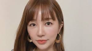 Ulang Tahun ke-37, 9 Potret Transformasi Yoon Eun Hye yang Kian Memesona