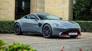 Er werd al een tijd over een dergelijke overstap gespeculeerd, maar de kogel is nu officieel door de kerk. Nach Wechsel Zu Aston Martin 2021 Vettel Hat Schon Einen Dienstwagen Auto Motor Und Sport