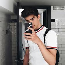 Obrienscrew ] fact about manuel ríos fernández. Manu Rios Mirror Selfie Poses Cute Boys Manu