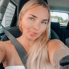 Ashley Fedele's Instagram, Twitter & Facebook