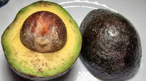 Die violette schale ist beim frischen gemüse immer glatt und prall. Avocadosorten Wie Erkennt Man Eine Reife Frucht Frag Mutti