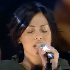 Happy birthday Torn 🤍 The song that changed my life and has taken me  around the world. I’m forever grateful and I never get tired of hearing you  all sing it! See you at the next show!