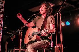 Chris cornell kim musician eddie chris singing concert music celebs. Chris Cornell 8 Great Acoustic Covers Rolling Stone