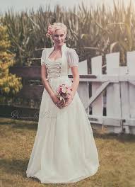 Du möchtest in einem hochzeitsdirndl heiraten? Di Lommi Dirndl Brautdirndl Hochzeitsdirndl Wedding Dirndl Dirndl Wedding Dress Modest Wedding Gowns