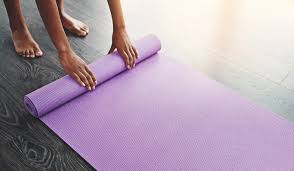 One of the most popular poses for dealing with menstrual pain is the reclining twist. 5 Of The Best Yoga Poses For Menstrual Cramps