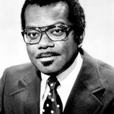 Happy birthday to one of the finest newsreaders in television history —  Trevor McDonald, who turns 86 today!