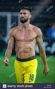 Olivier giroud papa pour la 4ème fois : 73 Ideas De Olivier Giroud En 2021 Futbol Deportes Futbolistas Guapos