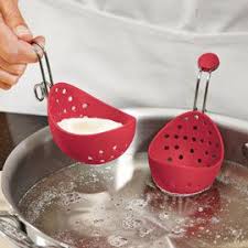 Perfect Poached Eggs Made Easy Unlike Poachers That Bob Along In A Pan These Little Baskets Slip Over Cool Kitchen Gadgets Kitchen Gadgets Cooking Gadgets