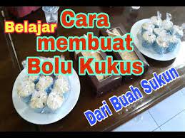 Buah sukun memiliki daging buah berwarna putih yang sukun digemari karena bisa diolah menjadi berbagai macam penganan. Cara Membuat Bolu Kukus Dari Sukun 2021 Youtube