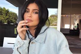 Кайли — дочь кейтлин дженнер и светской львицы крис дженнер. Kylie Jenner Height Age Family Net Worth Boyfriend Biography More