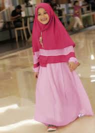 Sama seperti aurel hermansyah, belakangan ini arsy addara musicia nurhermansyah juga kerap muncul dengan memakai hijab. My Mini Muslim