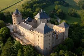 Imagse Et Photos Du Chateau De Malbrouck Photo Chateau Chateau Le Manoir