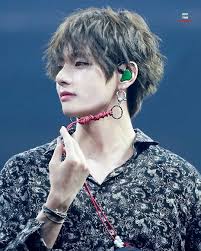 You Looks So Handsome Beautiful And Attractive In Every Way Like Are You Real Kimtaehyung Taehyungkim Taehyung Taetae Bts V Bts Taehyung Taehyung