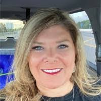 Eliza Greer's Instagram, Twitter & Facebook