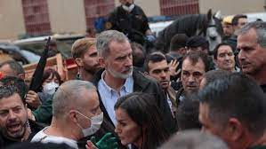 Estallido de ira contra los reyes de España y Sánchez en su visita a las  zonas inundadas por la DANA