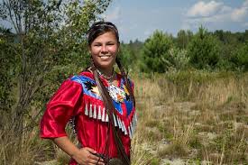 Over the course of centuries, many indigenous canadians have played a critical role in shaping the history of canada. Native Canadian Women As Photo Subjects Photographers Native Canadian Women Canadian Girls