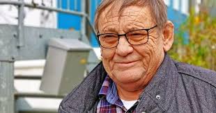 Robert Mattern verlässt den Sportboothafen in Neumagen-Dhron