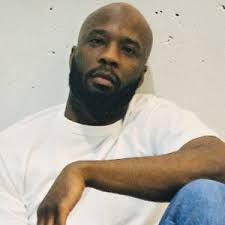 Derrick Holliday's Instagram, Twitter & Facebook