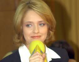 Români (90,16%) romi (1,12%) ruși lipoveni (1,06%) necunoscută (7,3%) altă etnie (0,33%) componența confesională a municipiului brăila ortodocși (90,58%) necunoscută (7,31%) altă religie (2,09%) conform recensământului efectuat în 2011 , populația municipiului brăila se ridică la 180.302 locuitori, în scădere față de recensământul anterior din 2002 , când se. Maria Coman De La CopilÄƒria Intr O Familie De Medici La Strans GloanÈ›ele RevoluÈ›iei Din Gardul Casei La Prietenii DispÄƒruÈ›i In Colectiv È™i ViaÈ›a De Reporter Cu Un Copil Talentat Life Ro