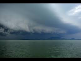Tűz ütött ki egy társasházban budapesten. Szelrohammal Kisert Szupercella A Balatonon Supercell 2016 07 13 Youtube