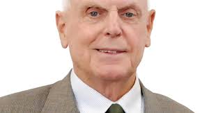 Aos 87 anos, morre Fernando Carlos Becker, presidente da mantenedora do  Colégio Farroupilha