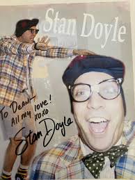 How is this man even real?!?!? These two pics are twenty years apart….