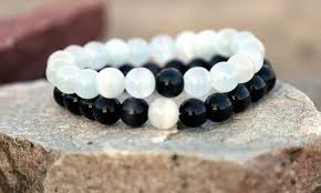 Black And White Bracelet Only One Bracelet Cat Eye Bracelet Her And His Bracelet Black And White Bracelets Black And White Set By Lovelyblackp Pulseras Y Brazaletes Pulseras Brazaletes