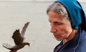 El Papa Francisco bendijo “Refugio”, una escultura que impulsa la “Campaña  13 Casas” de la Familia Vicenciana