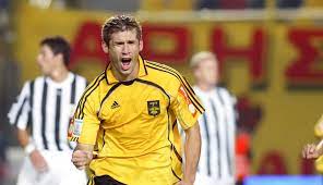 Αμέσως μετά την απονομή του τροπαίου, ο πάμπλο γκαρσία βουρκωμένος, είπε στην κάμερα της cosmotetv Natso Gkarsia 8ema Xronoy Na Parei Kapoion Titlo O Arhs 8a Ypegrafa Se Mia Xartopetseta