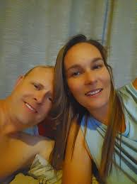 Melissa Sheldon's Instagram, Twitter & Facebook