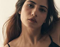 Zaineb 项目:: Photos, videos, logos, illustrations and branding :: Behance