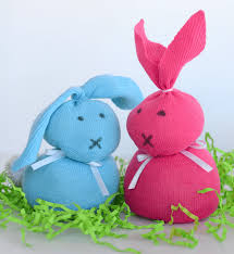 Bricolage de paques pour adultes. Bricolage De Paques Pour Adultes 10 Projets Faciles Mais Impressionnants Bricolage Paques Lapin Chaussette Diy De Paques