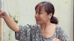 Sự thay đổi này của diệp khiến bà bích có vẻ không hài lòng. Tivexrj2hvbeym