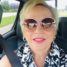 12-year-old Mia Curtis will make her debut in Calvin Gilmore's Christmas  show Of The South at The Carolina Opry Theater this season! She's had a  couple of quick cameos