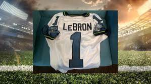 Find the latest in lebron james merchandise and memorabilia, or check out the rest of our los angeles lakers gear for the whole family. Lebron James Says He Would Have Made An Nfl Team Possibly The Seahawks 5newsonline Com